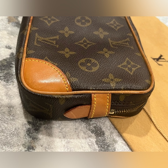 Authentic LOUIS VUITTON Marly Dragonne wristlet in Monogram PM - Picture 5 of 12